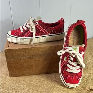 Cariuma Red Paisley Women's Sneakers